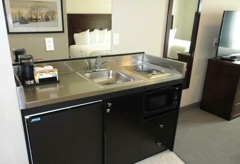 غرفة قياسية سرير كينج لذوى الإحتياجات الخاصة, Ramada By Wyndham Emerald Park/regina East