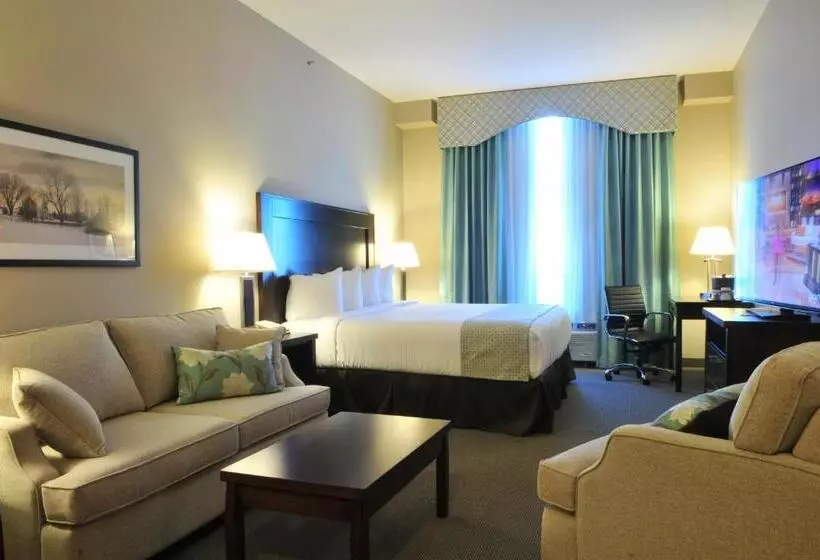 キングサイズベッドのデラックスルーム, Ramada By Wyndham Emerald Park/regina East