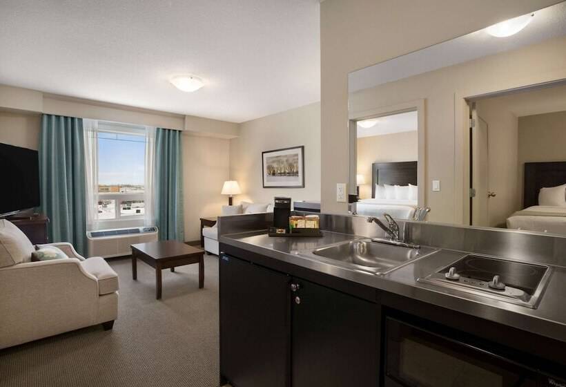 Люкс, Ramada By Wyndham Emerald Park/regina East