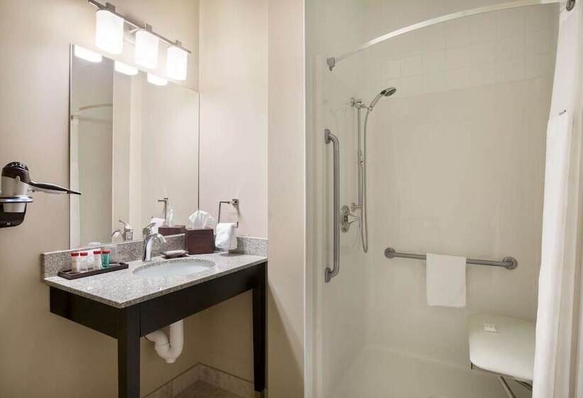 סוויטה, Ramada By Wyndham Emerald Park/regina East