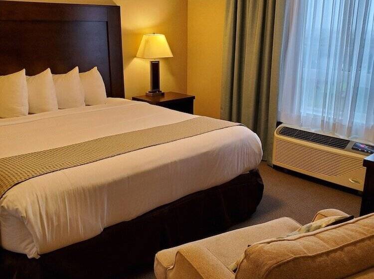 סוויטה, Ramada By Wyndham Emerald Park/regina East