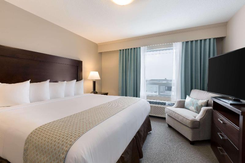 غرفة قياسية سرير كينج, Ramada By Wyndham Emerald Park/regina East