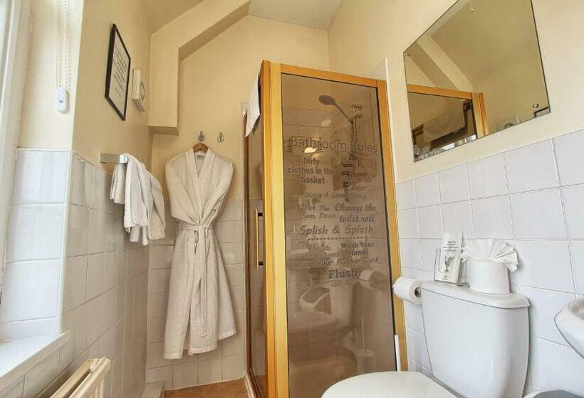 수피리어 룸, The Stockton Arms