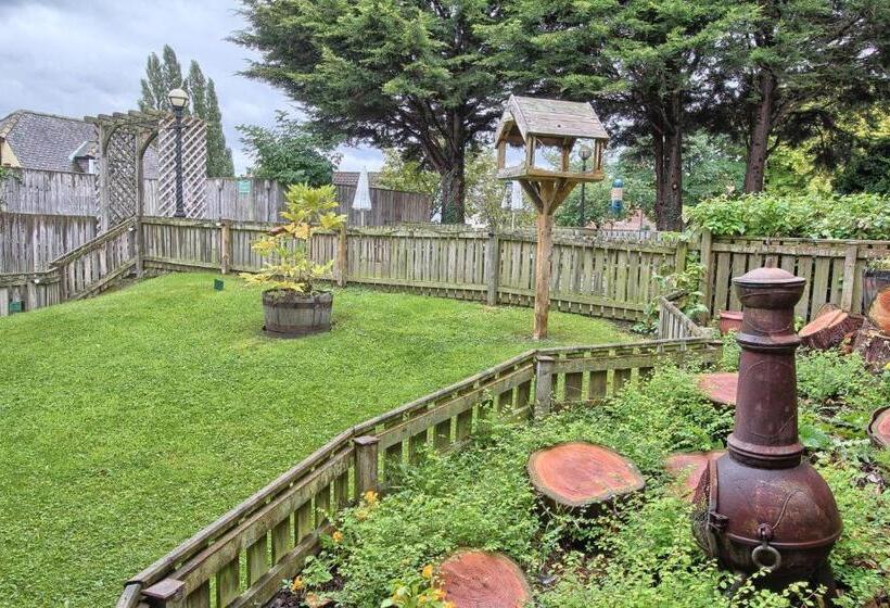 스탠다드 룸, The Stockton Arms