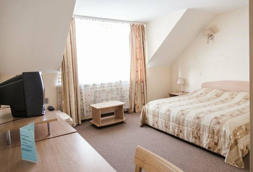 غرفة قياسية, Vodnik Club