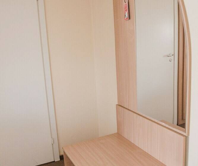 غرفة قياسية, Vodnik Club