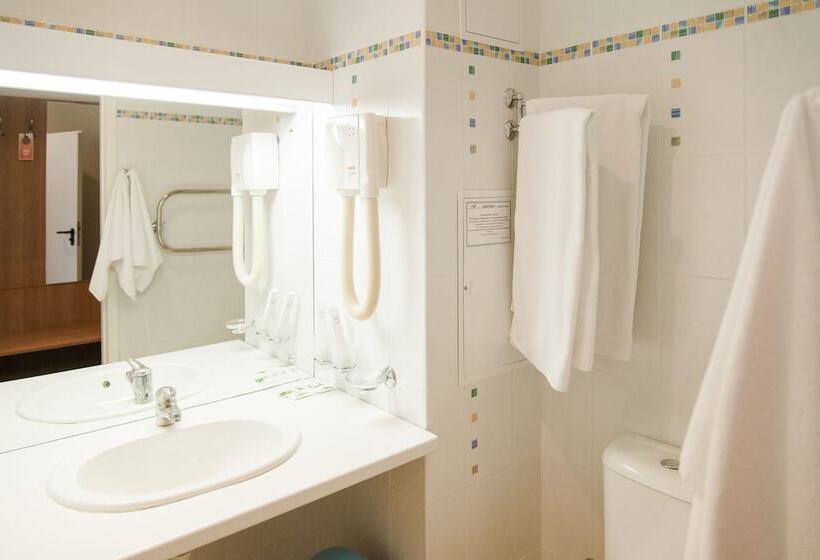 غرفة قياسية, Vodnik Club