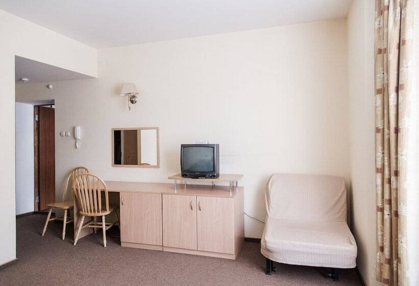 غرفة قياسية, Vodnik Club