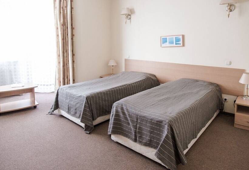 غرفة قياسية, Vodnik Club