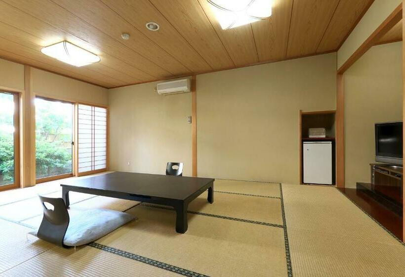 חדר סטנדרט, Yuraku