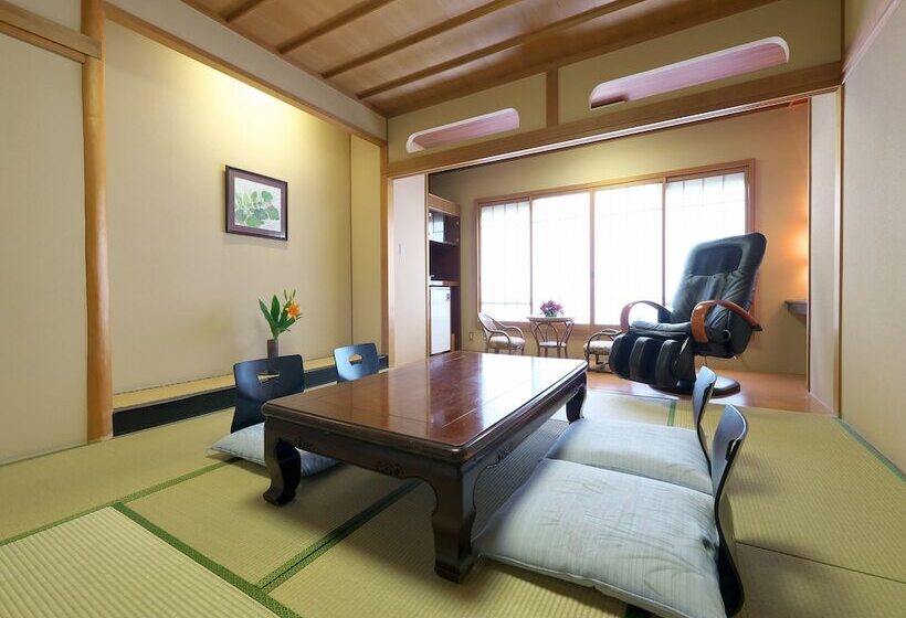 חדר סטנדרט, Yuraku