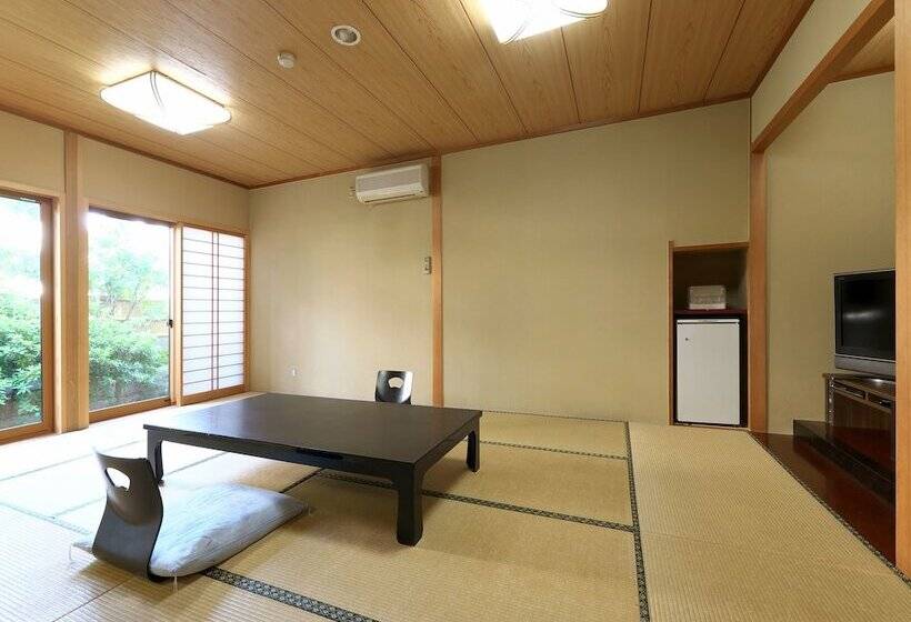 חדר סטנדרט, Yuraku