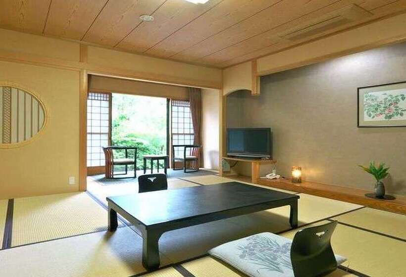 חדר סטנדרט, Yuraku