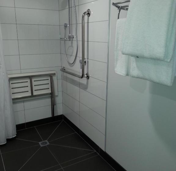 身障者適用スイートルーム, One88 On Commerce