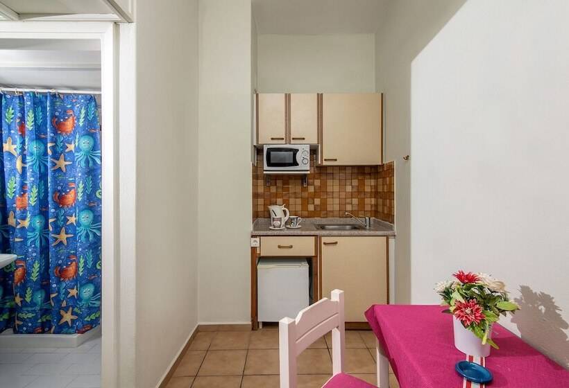 استودیوی استاندارد, Semiramis Apartments By Estia