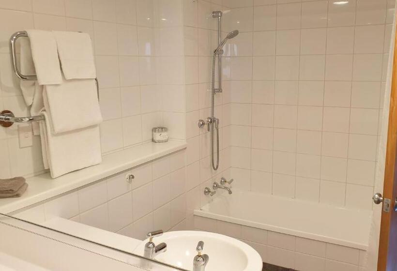 إستوديو قياسى, 97 Motel Moray