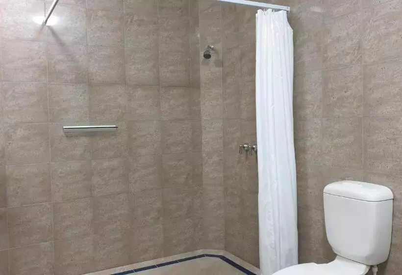 استودیو اجرایی, 97 Motel Moray
