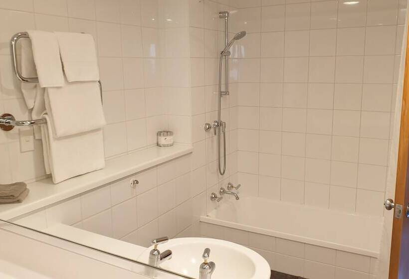 إستوديو قياسى, 97 Motel Moray