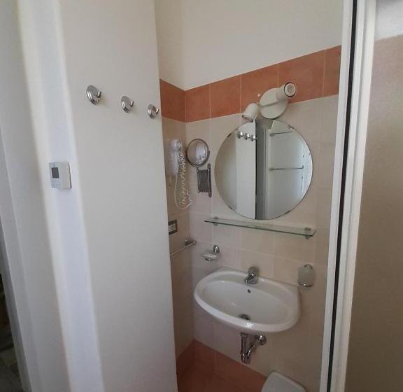 غرفة قياسية ثلاثية, Casa Provenza