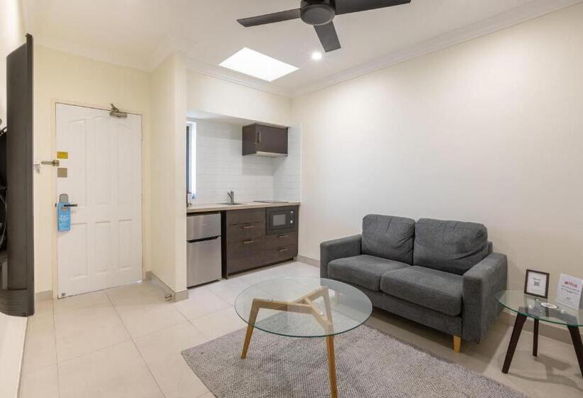 דירת שני חדרים, Coopers Colonial Motel