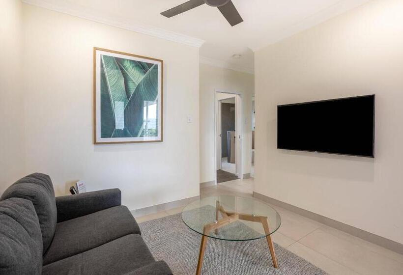 דירת שני חדרים, Coopers Colonial Motel