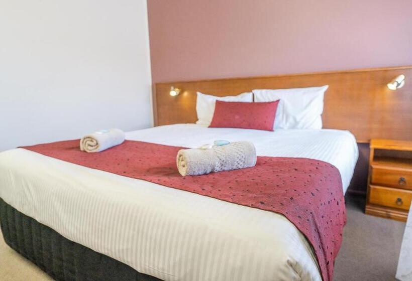 סוויטה, Halfway Motel