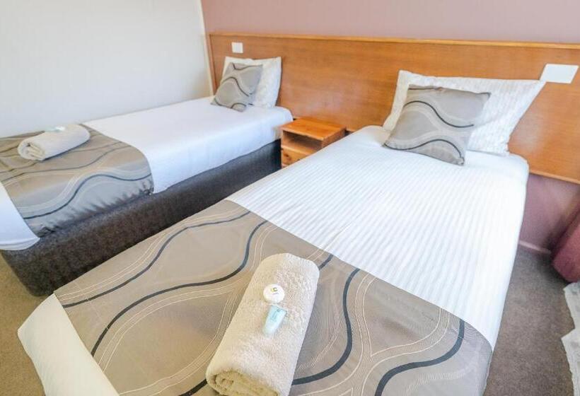 חדר סטנדרט, Halfway Motel