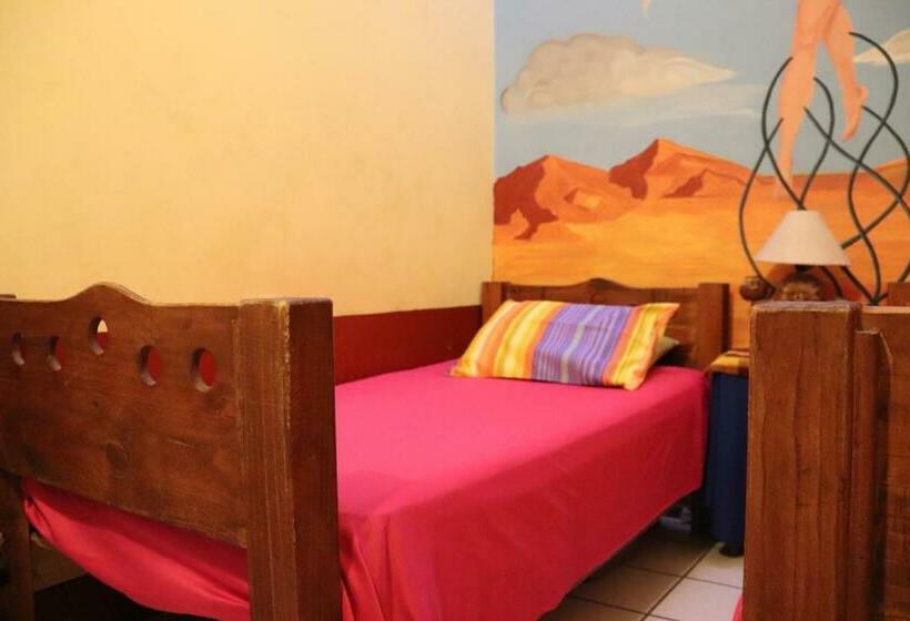 Номер Стандарт Совместная Ванная, Hostel Casa Zalaoui