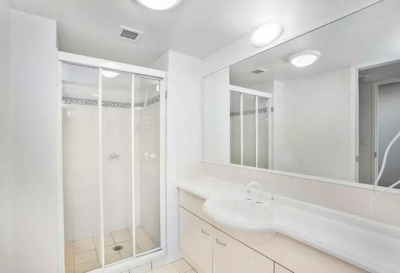 2 Bedroom Apartment Garden View, Bella Mare Coolangatta Beachside Apartments