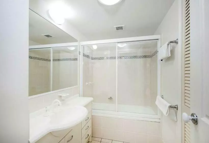 2 Bedroom Apartment Garden View, Bella Mare Coolangatta Beachside Apartments