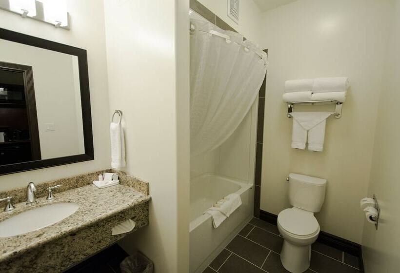 جناح جونيور, Chateau Nova Peace River