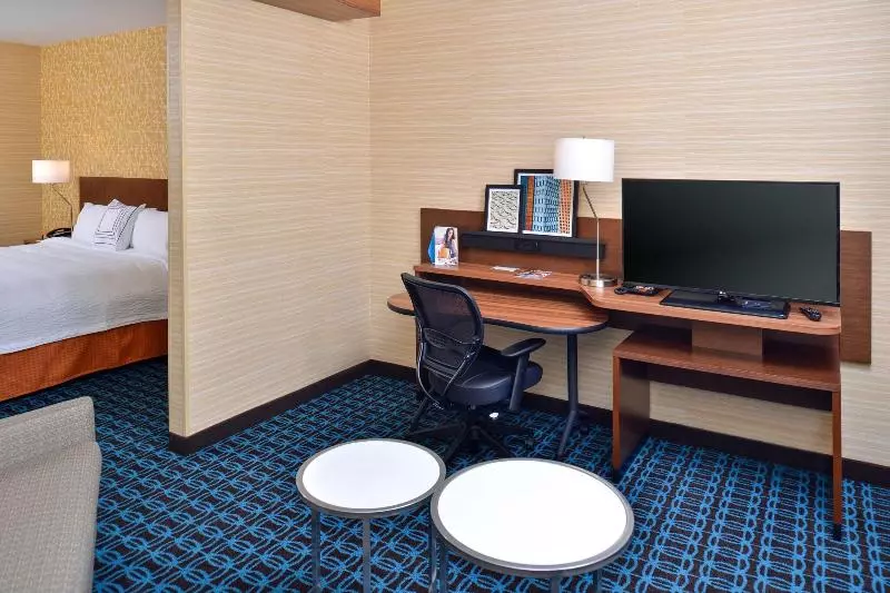 キングサイズベッドのスイートルーム, Fairfield Inn & Suites By Marriott Sacramento Airport Woodland