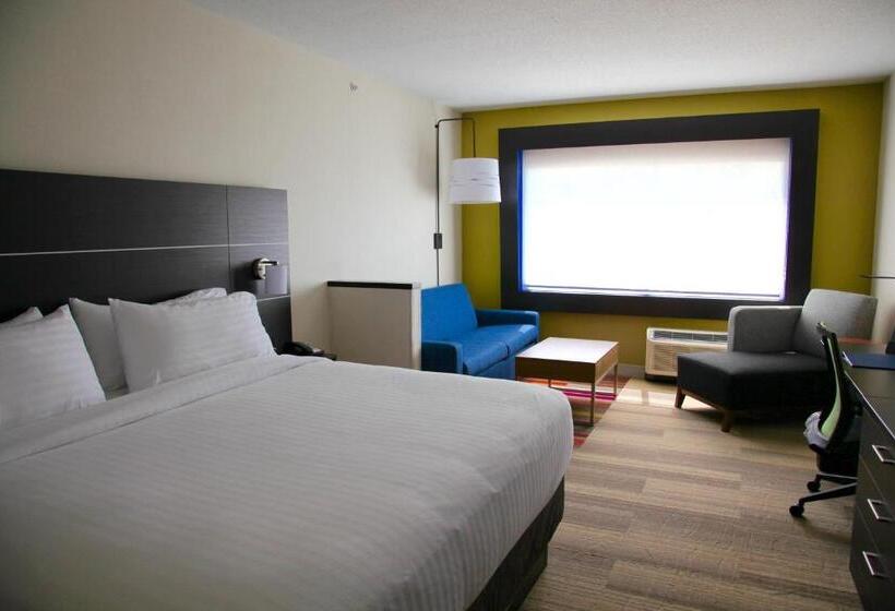 מיטת קינג בסוויטה, Holiday Inn Express & Suites Oswego, An Ihg