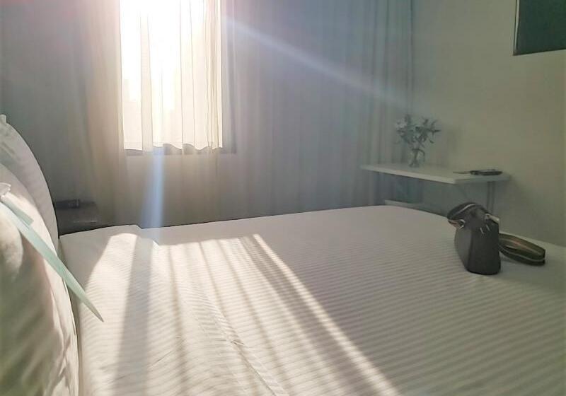 Номер Стандарт Кровать Кинг Адаптированный для Инвалидов, Holiday Inn Mishawaka, An Ihg