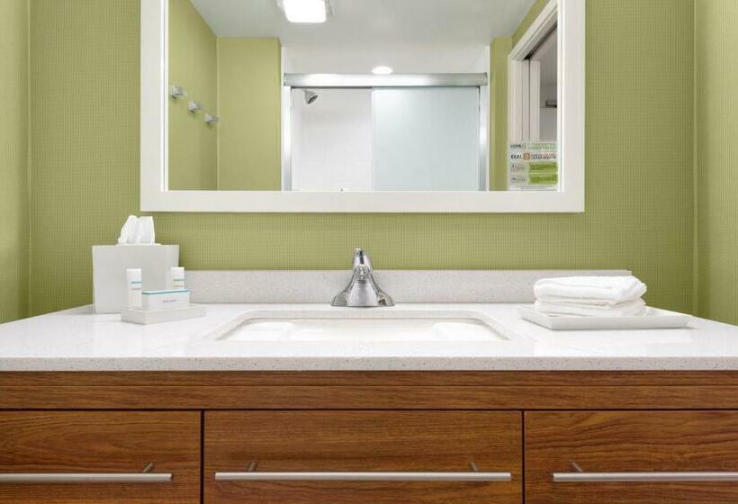 Люкс Deluxe Кровать Кинг, Home2 Suites By Hilton Milwaukee Airport