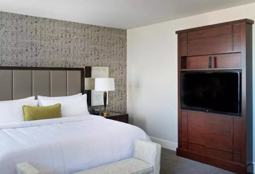 キングサイズベッドのスタンダードルーム, Marriott Syracuse Downtown