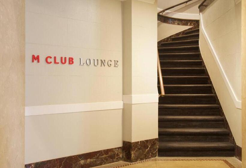 带大床的俱乐部房间, Marriott Syracuse Downtown