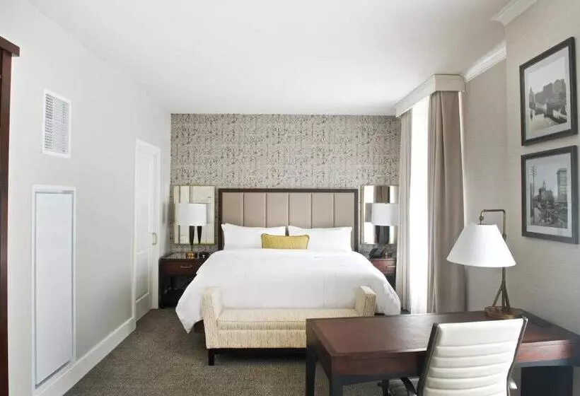 キングサイズベッドのスタンダードルーム, Marriott Syracuse Downtown