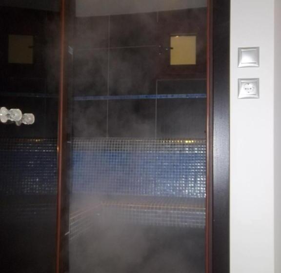 デラックスルーム, Nostos