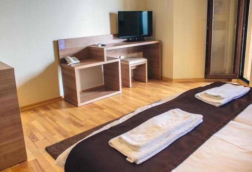 اتاق اکونومی, Park Lakeside Ohrid