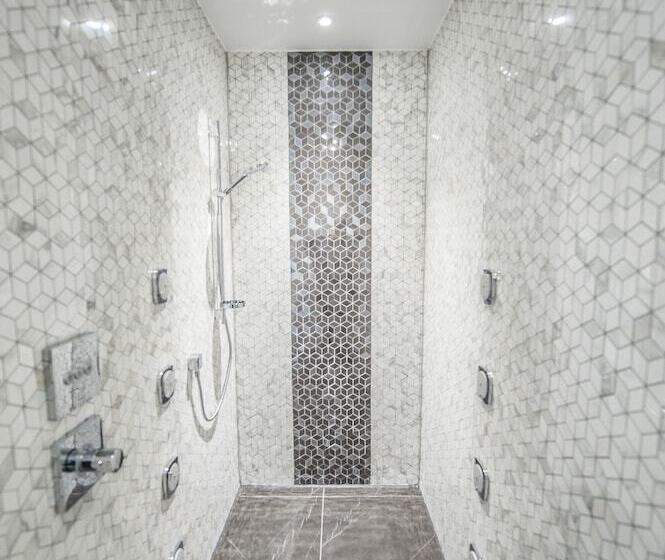 סוויטה, Parklands Hotel & Country Club