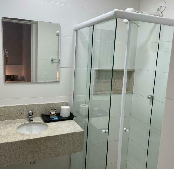 标准单人间, Petit Village Icarai