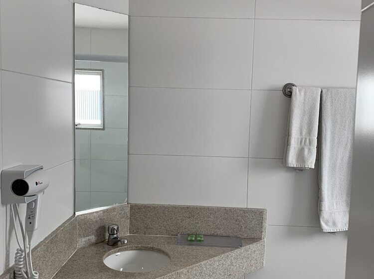 标准间, Petit Village Icarai