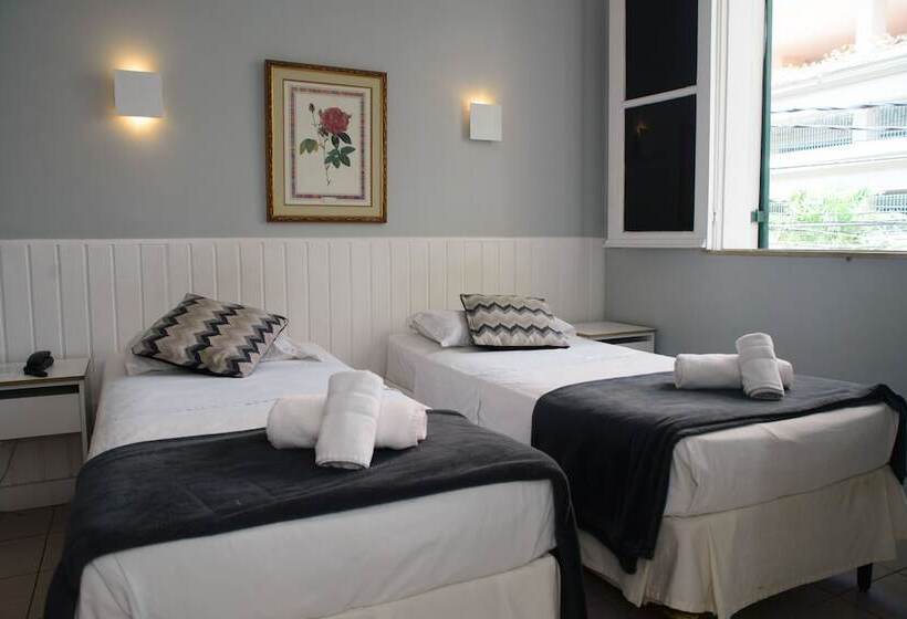 标准间, Petit Village Icarai