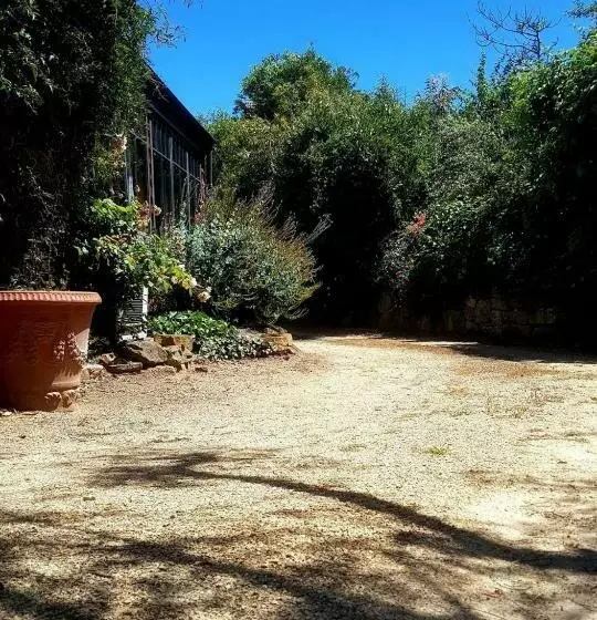 ２ベッドルームハウス, Red Brier Cottage Accommodation