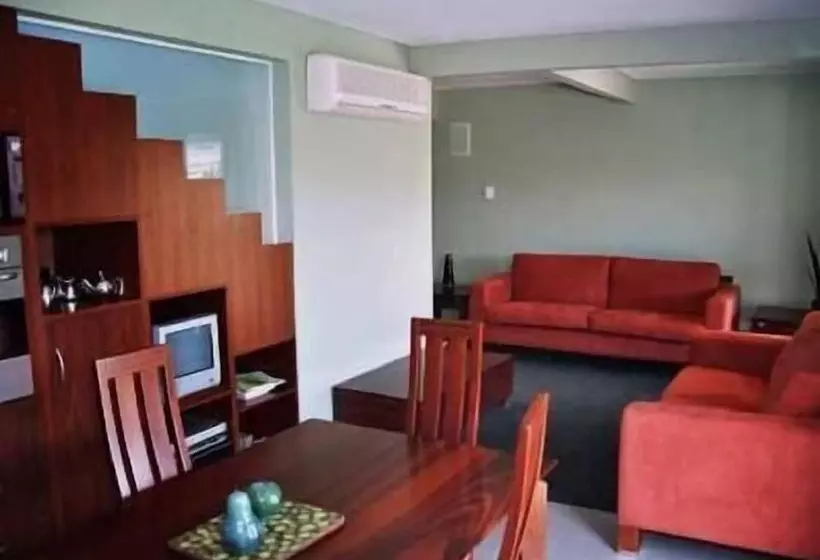 ツーベッドルーム　ヴィラ, Red Brier Cottage Accommodation