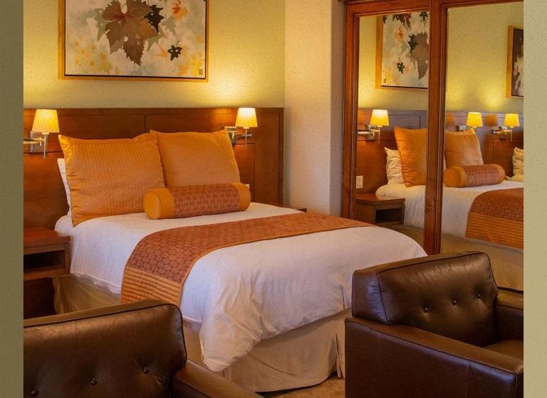 高级单人间, Santuario Diegueno