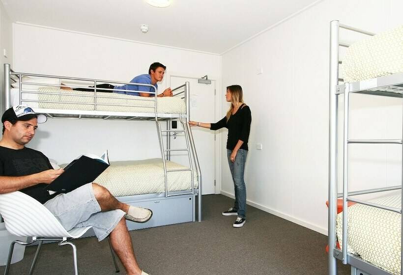 家庭间, The Island Accommodation