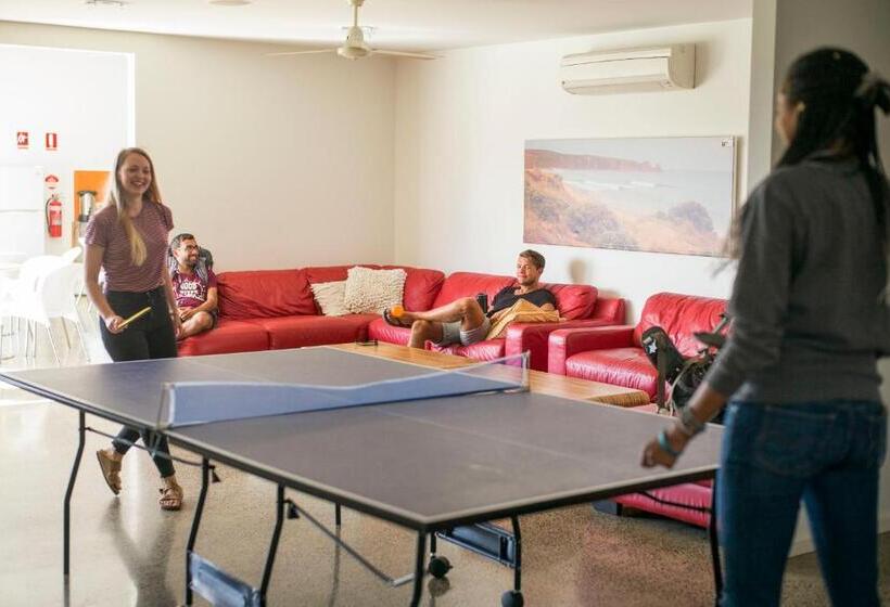 共用房间的床, The Island Accommodation