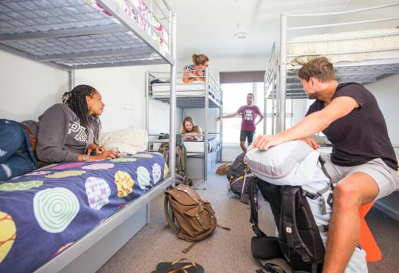 家庭间, The Island Accommodation